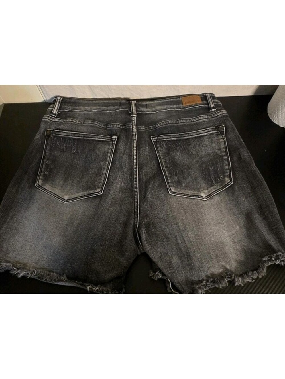 Judy Blue 1x Womens Distressed Grey Wash Shorts Black / Grey